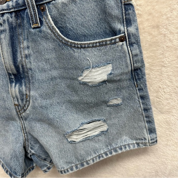 Levi’s high waisted mom shorts women’s size 28 distressed light wash - Picture 4 of 7